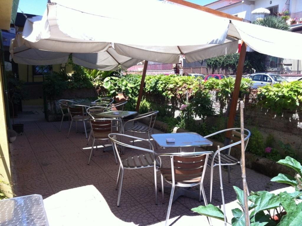 Albergo Delle Rose Поцуоли Екстериор снимка