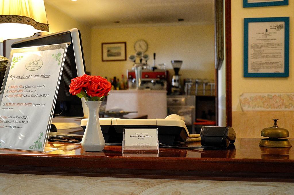 Albergo Delle Rose Поцуоли Екстериор снимка