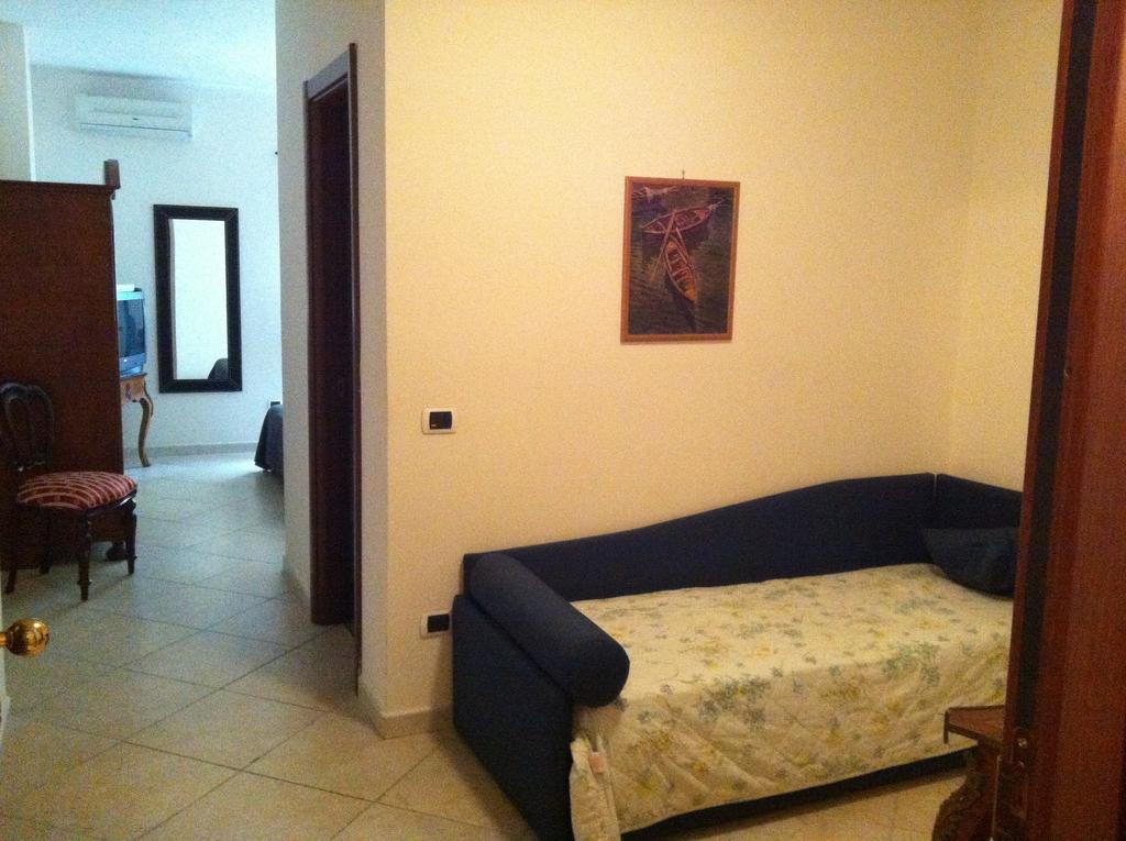Albergo Delle Rose Поцуоли Стая снимка